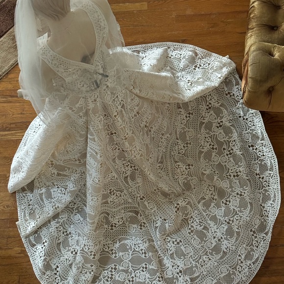 VALENTINI SPOSE
V1116 street size 8 New with detachable train. - Picture 8 of 16